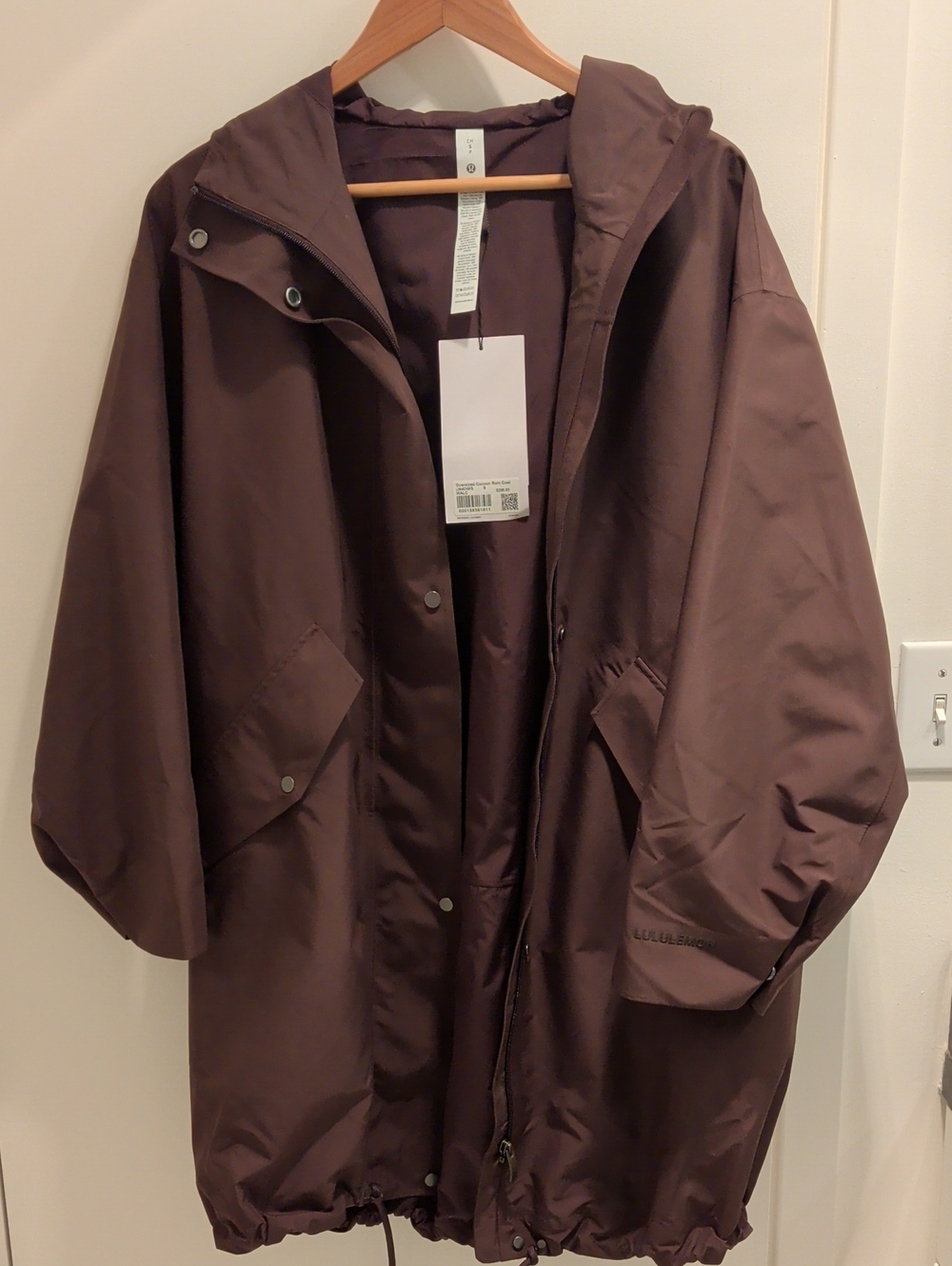 Lululemon Cocoon Raincoat in Brown